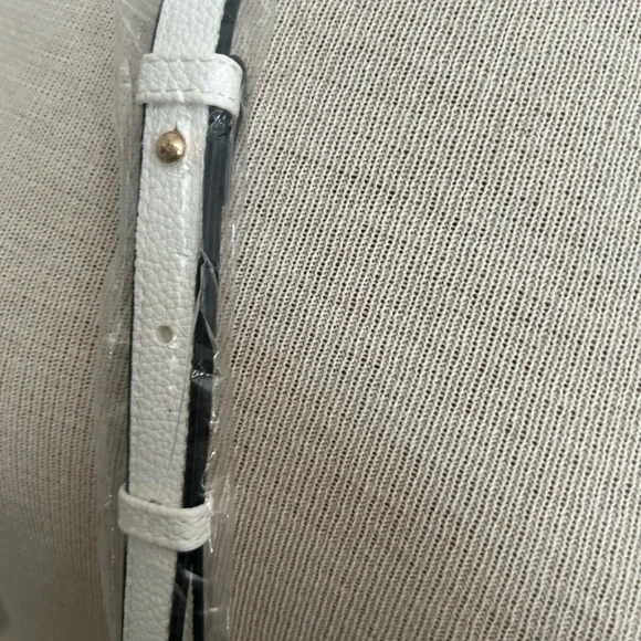 Small Off White Shoulder/ Crossbody - Picture 4 of 9